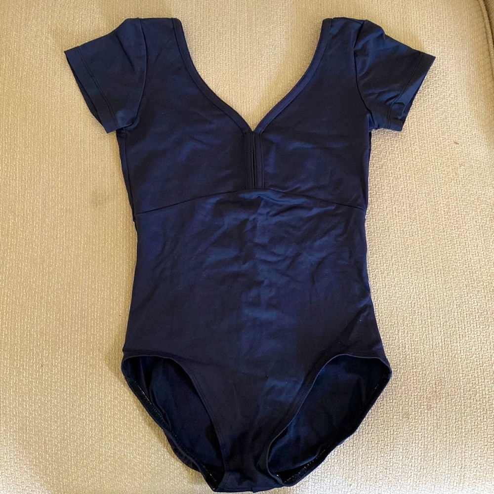 Women’s black dance leotard. Great condition!!